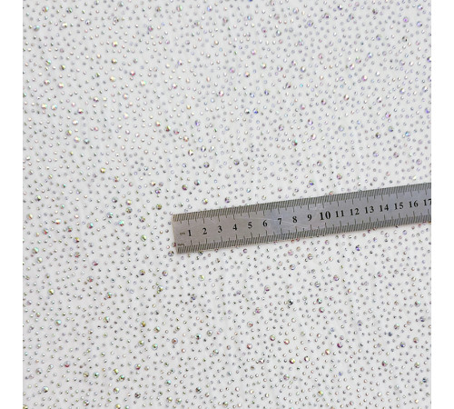 01-4 Белая стрейч-сетка со стразами, стразы Crystal AB