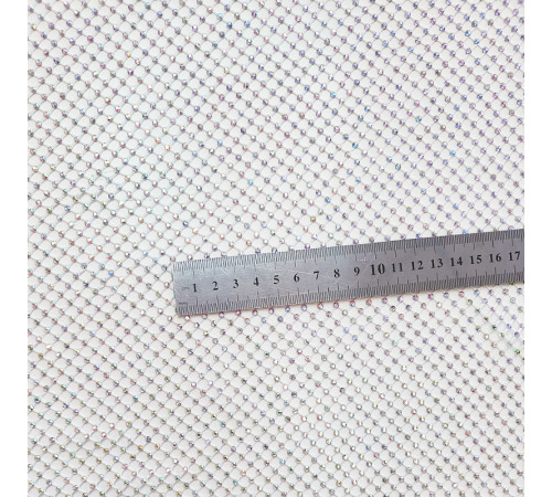 01-2 Белая крупно-ячеестая сетка со стразами, стразы Crystal AB