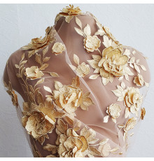 55/1 Розы золото. Объемное вышитое кружево на телесном фатине