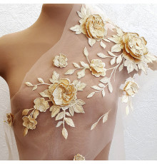 55/3 Розы золото Крупный сегмент Объемное вышитое кружево на телесном фатине