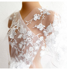 01/10 Альба. Белое вышитое кружево на белом фатине